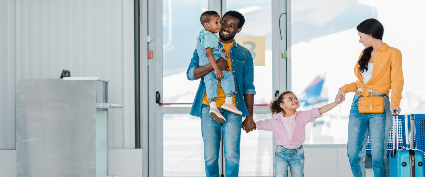 Familly at the airport